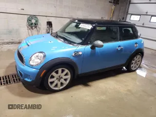 2013 MINI Hardtop S z VIN WMWSV3C54DT388614, wystawiony jako Copart lot #60565225 z przebiegiem 86 138 mil mil oraz Czysty tytuł • Clean title. Historia ofert i sprzedaży dostępna na DreamBid. Obrazek 1.