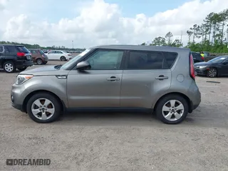 2019 Kia Soul with VIN KNDJN2A23K7673604, listed as a IAAI auction lot 42113528 with 147,474 mi miles. Bid and sale history available at carsss.com. Image 14.