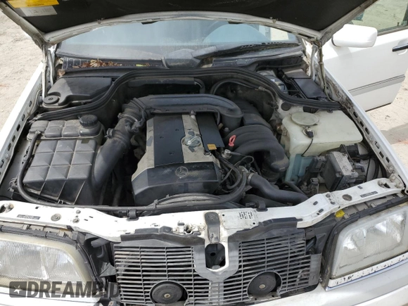 1997 Mercedes-Benz C 230/260/280/320 z VIN WDBHA28E6VA514172, wystawiony jako Copart lot #54156745 z przebiegiem 157 074 mil mil oraz Szkoda całkowita • Salvage title. Historia ofert i sprzedaży dostępna na DreamBid. Obrazek 11.