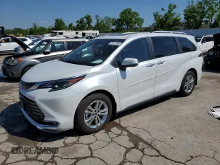 2024 Toyota Sienna Platinum z VIN 5TDESKFC5RS142111, wystawiony jako Copart lot #56521095 z przebiegiem 4 664 mil mil oraz Szkoda całkowita • Salvage title. Historia ofert i sprzedaży dostępna na DreamBid. Obrazek 1.