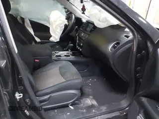 2017 Nissan Pathfinder SV with VIN 5N1DR2MM3HC622517, listed as a IAAI auction lot 41547531 with 115,526 mi miles. Bid and sale history available at carsss.com. Image 5.