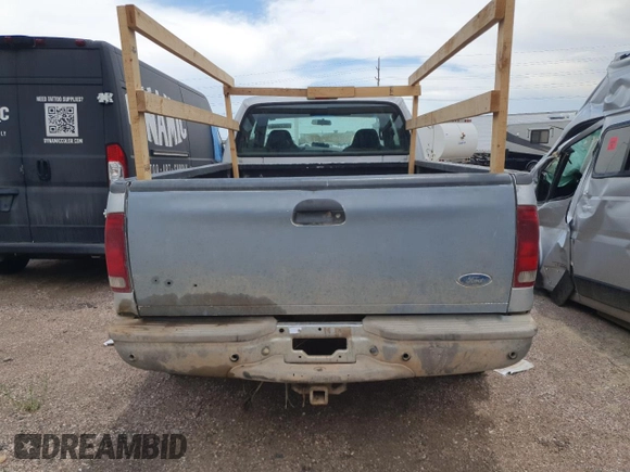 2001 Ford F-250 XL with VIN 1FTNX21L31EB70699, listed as a Copart auction lot 60620065 with 156,033 mi miles and Clean title. Bid and sale history available at DreamBid. Image 6.