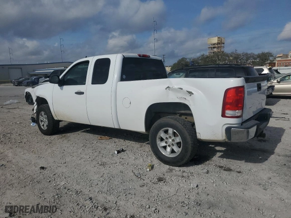 2007 GMC Sierra 1500 SLE1 with VIN 2GTEC19C971685890, listed as a Copart auction lot 44983525 with 282,628 mi miles and Salvage Title. Bid and sale history available at carsss.com. Image 2.