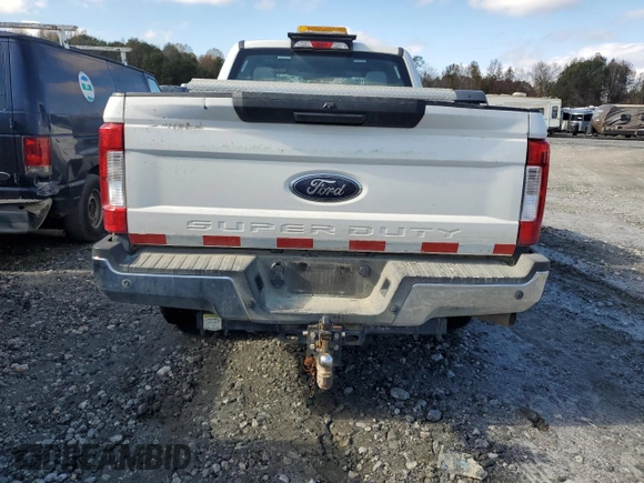 2019 Ford F-250 XL z VIN 1FT7X2A68KEG66277, wystawiony jako Copart lot #80158754 z przebiegiem Nie podano mil oraz Szkoda całkowita • Salvage title. Historia ofert i sprzedaży dostępna na DreamBid. Obrazek 6.