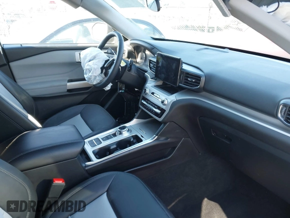 2024 Ford Explorer XLT with VIN 1FMSK7DHXRGA20820, listed as a IAAI auction lot 41034066 with 4,407 mi miles and . Bid and sale history available at DreamBid. Image 5.