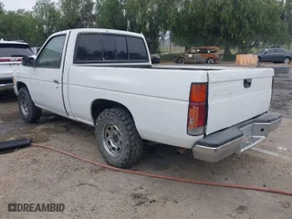1995 Nissan Trucks 2WD with VIN 1N6SD11S5SC362519, listed as a IAAI auction lot 42034630 with 239,479 mi miles. Bid and sale history available at carsss.com. Image 3.