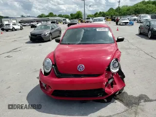 2017 Volkswagen Beetle Fleet z VIN 3VWF17AT7HM627079, wystawiony jako Copart lot #54294245 z przebiegiem 118 800 mil mil oraz Szkody całkowita. Historia ofert i sprzedaży dostępna na DreamBid. Obrazek 13.