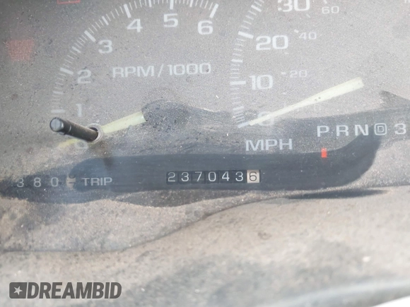1997 GMC Yukon with VIN 1GKEC13R8VJ761054, listed as a IAAI auction lot 40070531 with 237,043 mi miles. Bid and sale history available at carsss.com. Image 12.
