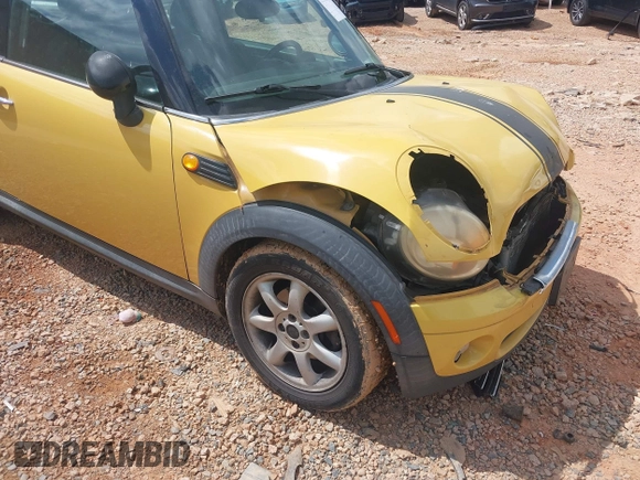 2007 MINI Hardtop with VIN WMWMF33557TT56622, listed as a IAAI auction lot 42227758 with 145,258 mi miles and . Bid and sale history available at DreamBid. Image 6.