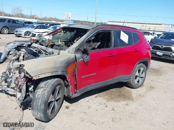 2018 Jeep Compass Latitude with VIN 3C4NJCBB6JT102717, listed as a IAAI auction lot 41765433 with 1 mi miles. Bid and sale history available at carsss.com. Image 2.