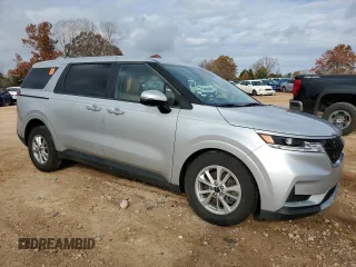 2022 Kia Carnival LXS with VIN KNDNB4H33N6117811, listed as a Copart auction lot 82462004 with 111,139 mi miles and Salvage Title. Bid and sale history available at carsss.com. Image 4.