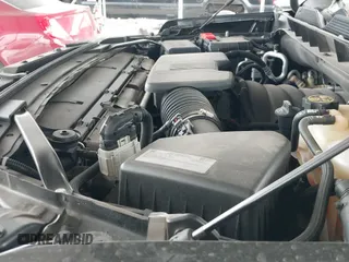 2021 Chevrolet Suburban LT z VIN 1GNSCCKDXMR421833, wystawiony jako IAAI lot #41738389 z przebiegiem 56 757 mil mil oraz . Historia ofert i sprzedaży dostępna na DreamBid. Obrazek 19.