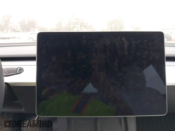 2023 Tesla Model 3 z VIN 5YJ3E1EA4PF384642, wystawiony jako IAAI lot #41496074 z przebiegiem 10 860 mil mil oraz . Historia ofert i sprzedaży dostępna na DreamBid. Obrazek 7.
