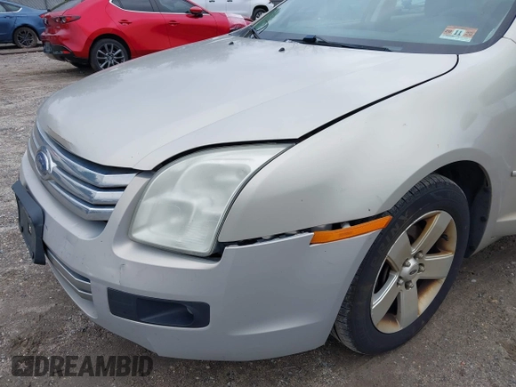 2009 Ford Fusion SE with VIN 3FAHP07159R162125, listed as a IAAI auction lot 42032515 with 339,243 mi miles. Bid and sale history available at carsss.com. Image 6.