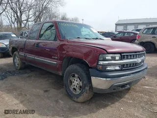 2002 Chevrolet Silverado 1500 LS with VIN 1GCEK19T32E191759, listed as a IAAI auction lot 41880468 with 247,877 mi miles. Bid and sale history available at carsss.com. Image 1.