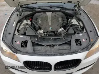 2012 BMW 7 Series 750i xDrive с VIN WBAKC6C5XCC396061, выставлен на аукционе Copart как лот 84295534 с пробегом 107 908 миль миль и Чистый • Clean title. История ставок и продаж доступна на DreamBid. Изображение 13.