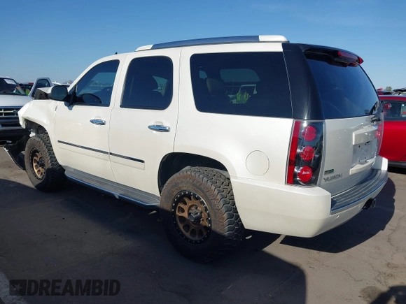 2010 GMC Yukon Denali with VIN 1GKUKEEF1AR224997, listed as a IAAI auction lot 42056472 with 81,314 mi miles. Bid and sale history available at carsss.com. Image 3.