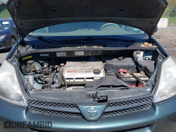 2005 Toyota Sienna XLE with VIN 5TDBA22C75S051329, listed as a IAAI auction lot 42147864 with 187,831 mi miles. Bid and sale history available at carsss.com. Image 10.
