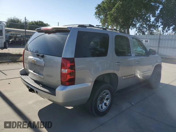 2007 Chevrolet Tahoe LT with VIN 1GNFC13J17J145992, listed as a Copart auction lot 57673385 with 151,804 mi miles and Salvage title. Bid and sale history available at DreamBid. Image 3.