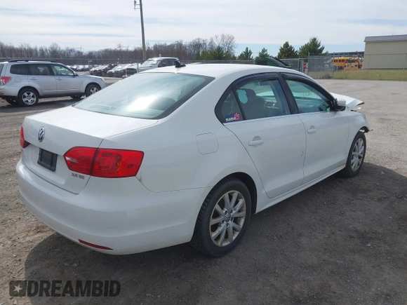 2013 Volkswagen Jetta Sedan SE with VIN 3VWDP7AJ5DM279328, listed as a IAAI auction lot 41902614 with 173,246 mi miles. Bid and sale history available at carsss.com. Image 4.