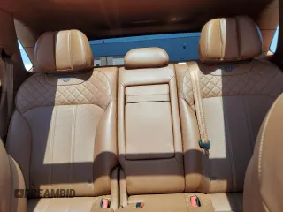 2017 Bentley Bentayga W12 z VIN SJAAC2ZV2HC014547, wystawiony jako Copart lot #57488755 z przebiegiem 63 359 mil mil oraz Tytuł czysty. Historia ofert i sprzedaży dostępna na DreamBid. Obrazek 10.