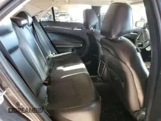 2016 Chrysler 300 C z VIN 2C3CCAEGXGH324731, wystawiony jako Copart lot #56999255 z przebiegiem 65 553 mil mil oraz Szkoda całkowita • Salvage title. Historia ofert i sprzedaży dostępna na DreamBid. Obrazek 10.