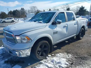 2018 Ram 1500 Big Horn z VIN 1C6RR7LG1JS113662, wystawiony jako IAAI lot #41274107 z przebiegiem 112 500 mil mil oraz . Historia ofert i sprzedaży dostępna na DreamBid. Obrazek 17.