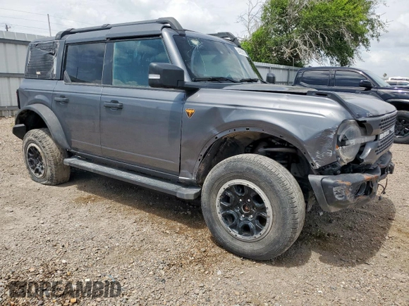 2023 Ford Bronco z VIN 1FMEE5DH1PLB80999, wystawiony jako Copart lot #64993015 z przebiegiem 36 436 mil mil oraz Szkoda całkowita • Salvage title. Historia ofert i sprzedaży dostępna na DreamBid. Obrazek 4.