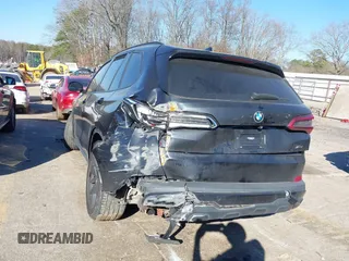 2019 BMW X5 xDrive40i with VIN 5UXCR6C55KLL01781, listed as a IAAI auction lot 38676093 with 1 mi miles. Bid and sale history available at carsss.com. Image 3.