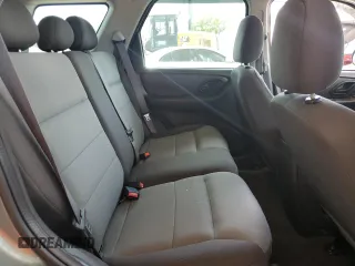 2005 Ford Escape XLS Value с VIN 1FMYU02Z35KC44073, выставлен на аукционе Copart как лот 58216525 с пробегом 135 959 миль миль и Списание • Salvage title. История ставок и продаж доступна на DreamBid. Изображение 11.
