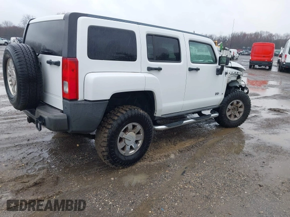 2007 Hummer H3 SUV with VIN 5GTDN13E978173651, listed as a IAAI auction lot 41865862 with 149,857 mi miles. Bid and sale history available at carsss.com. Image 4.