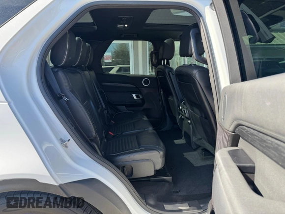 2017 Land Rover Discovery HSE with VIN SALRRBBV7HA045677, listed as a Copart auction lot 48782445 with 122,284 mi miles and Clean Title. Bid and sale history available at DreamBid. Image 6.