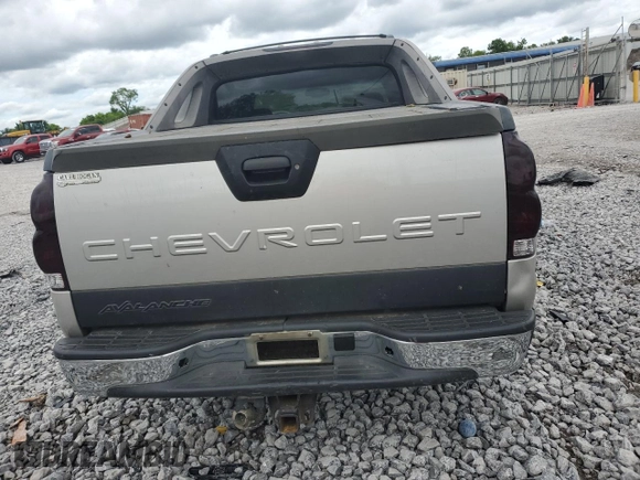 2006 Chevrolet Avalanche Z71 z VIN 3GNEK12ZX6G111877, wystawiony jako Copart lot #58907305 z przebiegiem 230 609 mil mil oraz Szkoda całkowita • Salvage title. Historia ofert i sprzedaży dostępna na DreamBid. Obrazek 6.