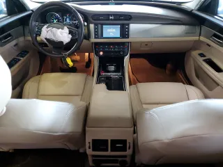 2016 Jaguar XF 35t Premium with VIN SAJBD4BV9GCY06409, listed as a Copart auction lot 85820404 with 58,654 mi miles and Salvage Title. Bid and sale history available at carsss.com. Image 8.