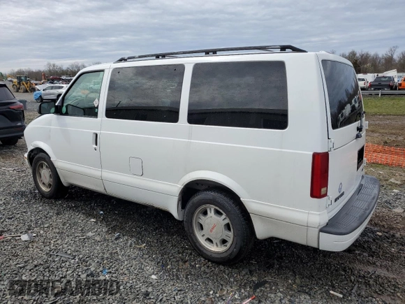 2005 GMC Safari with VIN 1GKDM19X25B504173, listed as a Copart auction lot 50250785 with 109,563 mi miles and Salvage Title. Bid and sale history available at carsss.com. Image 2.
