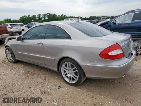 2008 Mercedes-Benz CLK 350 с VIN WDBTJ56H08F254657, выставлен на аукционе Copart как лот 60846535 с пробегом 96 200 миль миль и Списание • Salvage title. История ставок и продаж доступна на DreamBid. Изображение 2.