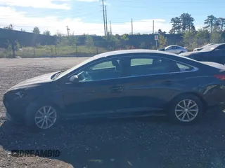 2019 Hyundai Sonata SE with VIN 5NPE24AF8KH755123, listed as a IAAI auction lot 40611551 with Not Provided miles and . Bid and sale history available at carsss.com. Image 14.