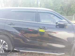 2021 Toyota Highlander XLE with VIN 5TDHZRBH3MS523919, listed as a IAAI auction lot 42264788 with 175,450 mi miles and . Bid and sale history available at DreamBid. Image 13.