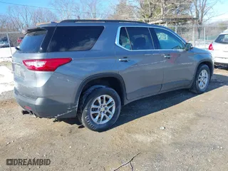 2020 Chevrolet Traverse LT Cloth with VIN 1GNEVGKW4LJ167615, listed as a IAAI auction lot 41622379 with 114,449 mi miles. Bid and sale history available at carsss.com. Image 4.