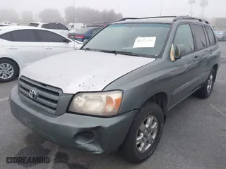 2005 Toyota Highlander with VIN JTEGP21A450073551, listed as a IAAI auction lot 41677182 with 151,125 mi miles. Bid and sale history available at carsss.com. Image 2.