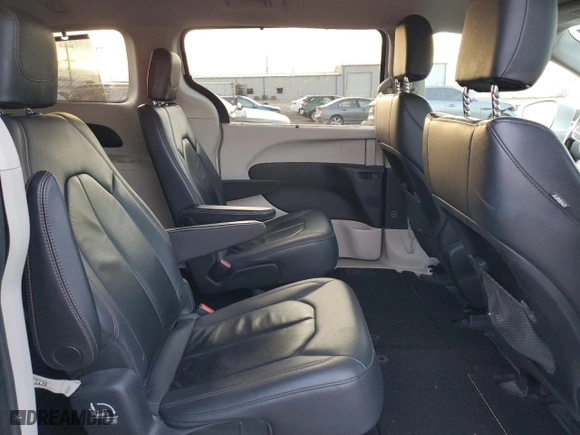 2017 Chrysler Pacifica Touring-L with VIN 2C4RC1BG6HR788637, listed as a Copart auction lot 44674075 with 95,947 mi miles and Salvage Title. Bid and sale history available at carsss.com. Image 11.