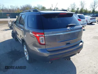 2013 Ford Explorer XLT with VIN 1FM5K8D85DGC94082, listed as a IAAI auction lot 41956976 with 174,017 mi miles and . Bid and sale history available at carsss.com. Image 3.