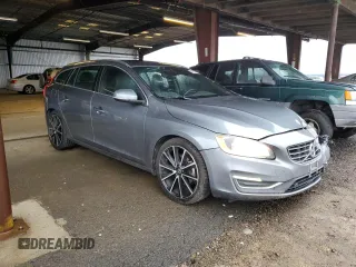 2017 Volvo V60 Premier with VIN YV140MEK3H1339550, listed as a Copart auction lot 86770894 with 128,343 mi miles and Salvage Title. Bid and sale history available at carsss.com. Image 4.