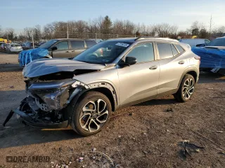 2025 Chevrolet Trax 2RS with VIN KL77LJEP8SC069258, listed as a Copart auction lot 47516225 with 4,974 mi miles and Salvage Title. Bid and sale history available at carsss.com. Image 1.