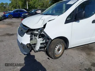 2015 Chevrolet City Express Cargo LS z VIN 3N63M0YN6FK699568, wystawiony jako IAAI lot #41856848 z przebiegiem 69 231 mil mil oraz . Historia ofert i sprzedaży dostępna na DreamBid. Obrazek 6.