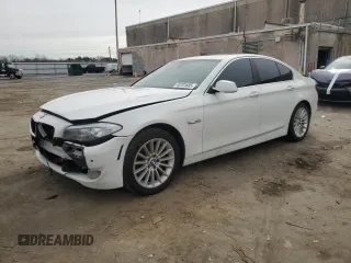 2012 BMW 5 Series 535i z VIN WBAFR7C59CC810033, wystawiony jako Copart lot #45701685 z przebiegiem 113 714 mil mil oraz Szkoda całkowita • Salvage title. Historia ofert i sprzedaży dostępna na DreamBid. Obrazek 1.