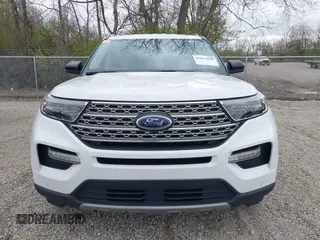 2024 Ford Explorer Limited with VIN 1FMSK8FH0RGA28427, listed as a IAAI auction lot 42017689 with 30,222 mi miles. Bid and sale history available at carsss.com. Image 12.