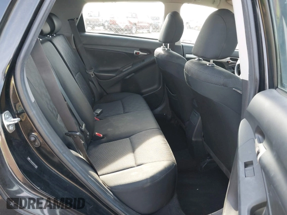 2009 Toyota Matrix with VIN 2T1KU40E69C091858, listed as a IAAI auction lot 41925490 with 153,161 mi miles. Bid and sale history available at carsss.com. Image 8.