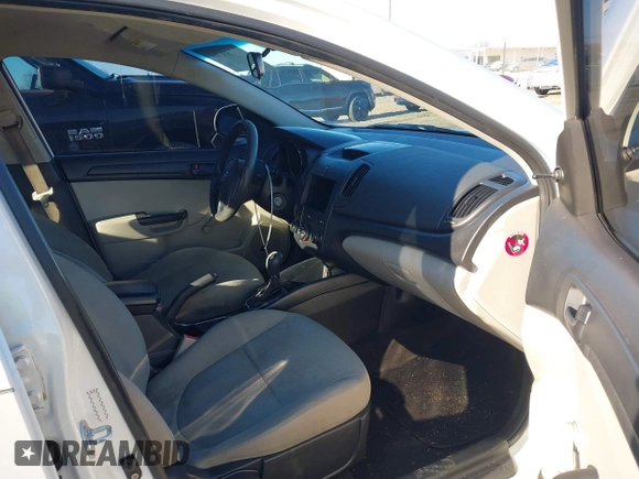 2013 Kia Forte LX with VIN KNAFT4A28D5655571, listed as a IAAI auction lot 41289764 with 188,977 mi miles. Bid and sale history available at carsss.com. Image 5.