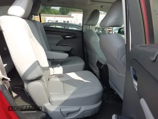 2024 Toyota Highlander LE with VIN 5TDKDRAHXRS548099, listed as a IAAI auction lot 42400552 with Not provided miles and . Bid and sale history available at DreamBid. Image 8.